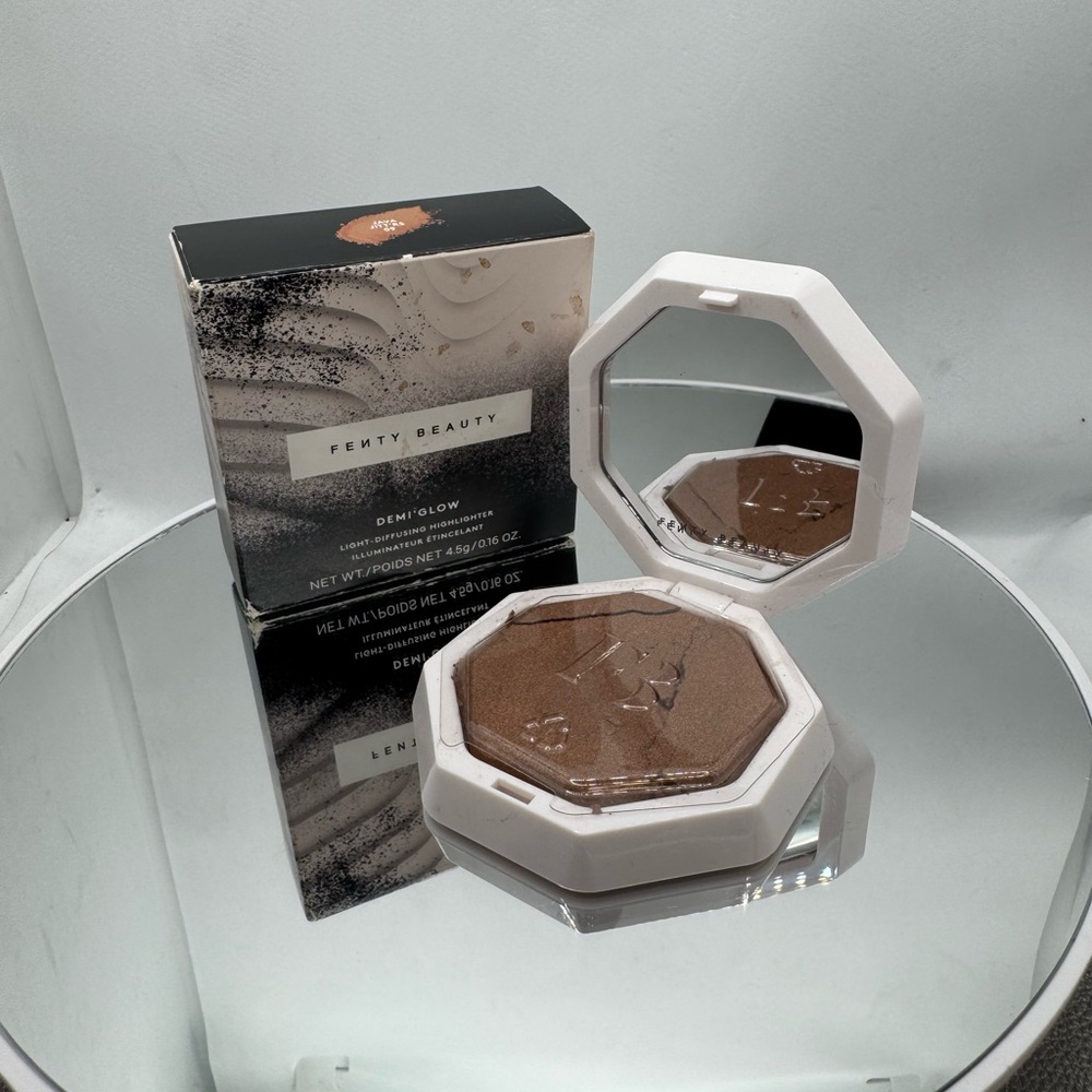 New Fenty Beauty Diamond Glow Highlighter in Rich Bronze